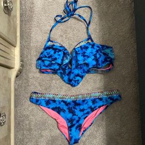 Blue padded swimsuit with detail